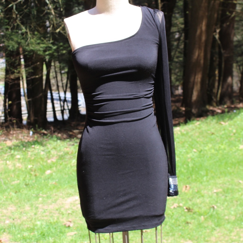 🖤One Sleeve Dress🖤